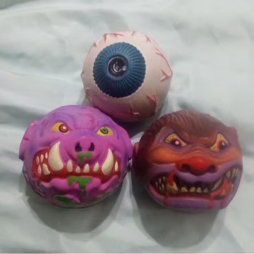 Oculus Monster Squeeze Ball Set - Purple, Brown, White